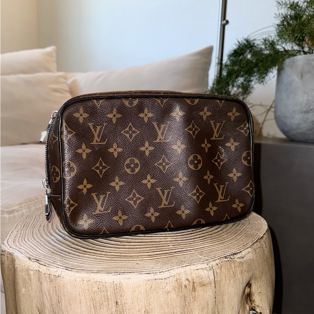 Louis Vuitton Monogram Makeup/Toiletry Bag